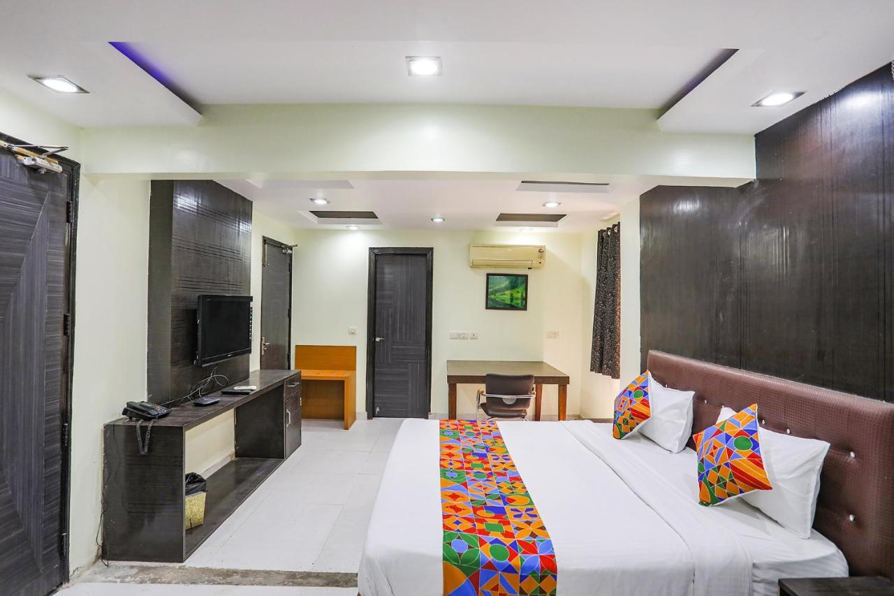 Fabhotel Trio Continental Patel Nagar นิวเดลี ภายนอก รูปภาพ